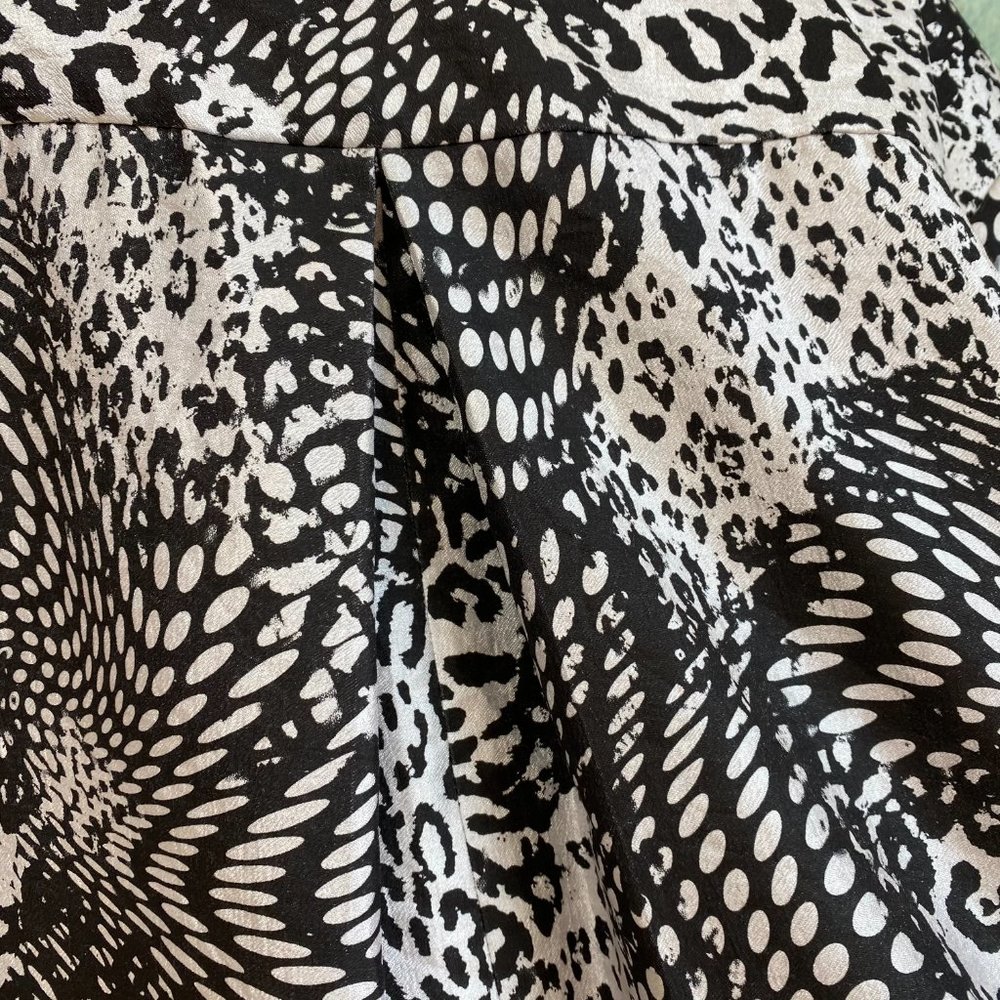 ๐Maggie Barnes Stylish one Button Jacket - Picture 9 of 14
